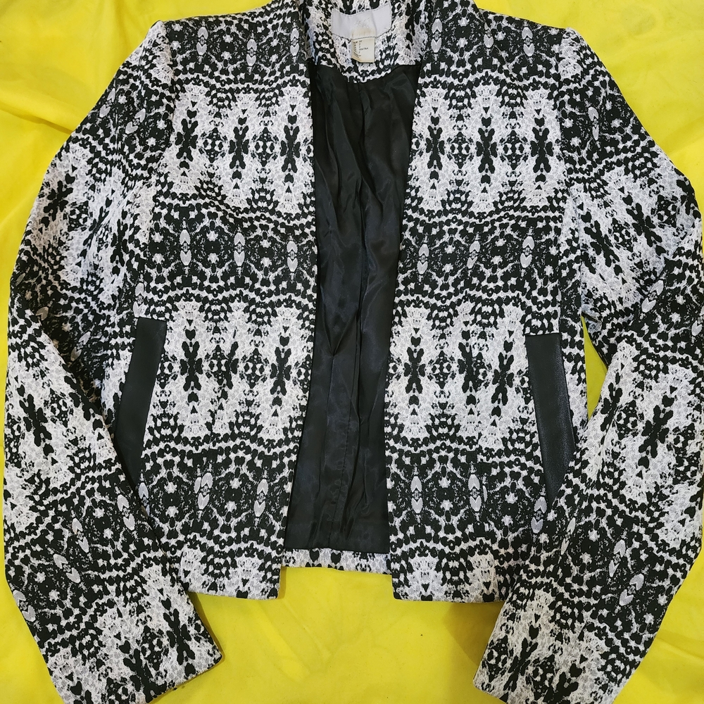 H&M Black and White Geometric Blazer